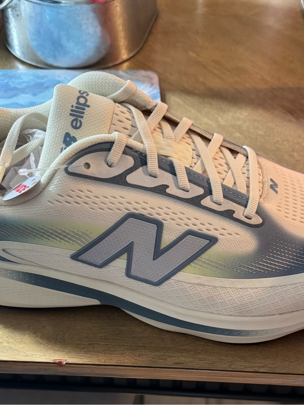 New Balance White and Light Blue Athletic Shoe Men’s 14 wide